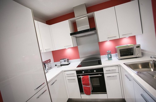 Queens Quarter Apartment | Apartment 6 Wellington Park (one bed sleeps)