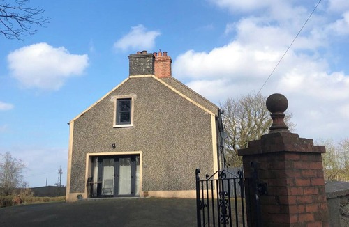 Bushmills Apartment | Apartment Bushmills Hideaway, Parking,Pets Allowed