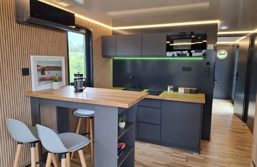 Athlone Boat Rental | Aquastays offers a unique houseboat experience. Relax by the Water