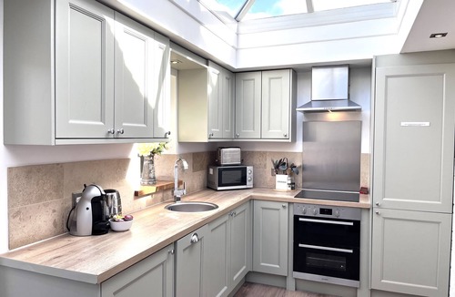 Bourton-on-the-Water Cottage | Ardenlea - a cotswold cottage that sleeps 4 guests in 2 bedrooms