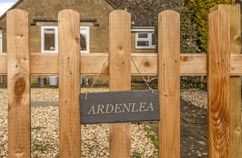 Bourton-on-the-Water Cottage | Ardenlea - a cotswold cottage that sleeps 4 guests in 2 bedrooms