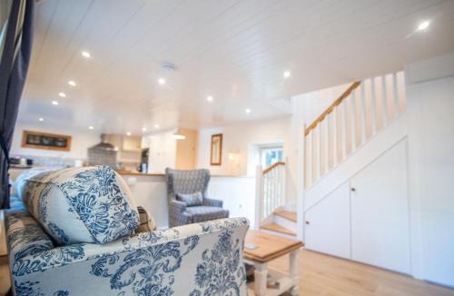 Clonakilty Apartment | Ardnavaha House Poolside Cottages - see site