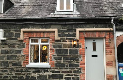 Hillsborough House | Arthur Street Guest Cottage No16
