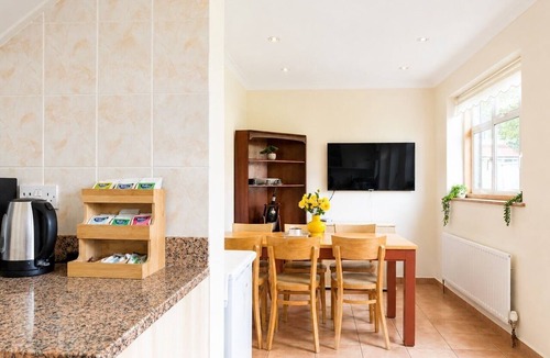 Chessington North and Hook House | Ashwood Stays Where Comfort Meets Elegance,Your Comfortable Home Away From Home