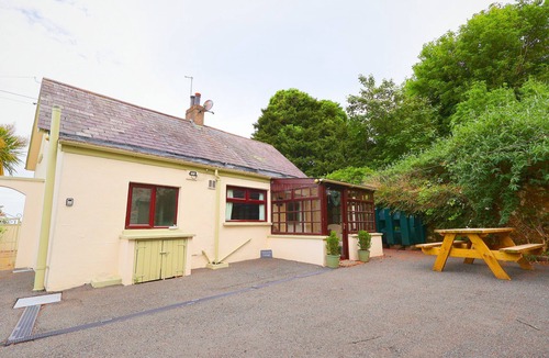 Newcastle House | At entrance of Tollymore Park! Family sized house with large garden and parking