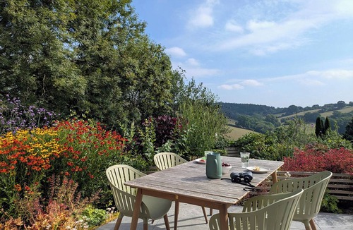 Lower Soudley House | Award-Winning laidback luxury | Cinema | Landscaped gardens | Bathe under stars