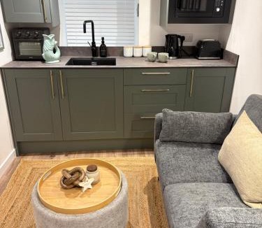 St Ives Apartment | Bagnalls Studio, a newly renovated studio in a traditional fisherman's cottage