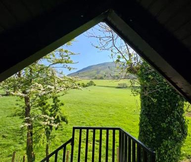 Londonderry Apartment | Ballymakeever Appartment - Private Hot Tub
