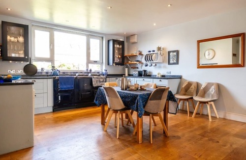 Stroud House | Beautiful 5-Bedroom Home Near Stroud