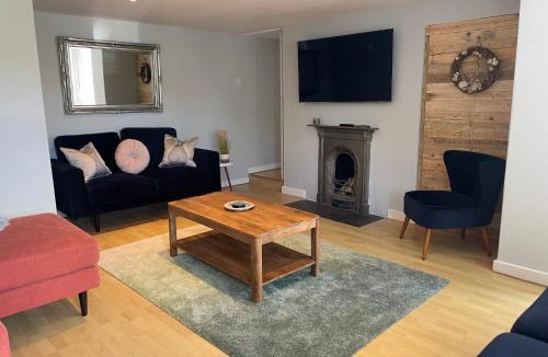 Llanbedrog House | Beautiful cottage a stones throw from the beach.