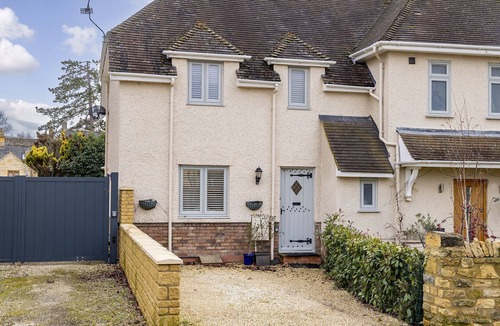 Broadway Cottage | Beautiful dog friendly holiday cottage in picturesque village - Tower View