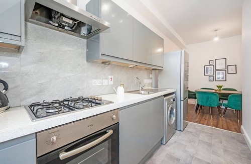 Ferndale Apartment | Beautiful Flat Near the Center 11 min by tube
