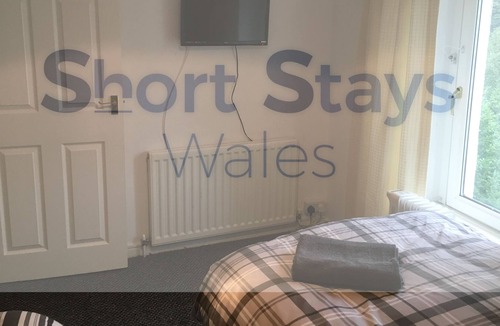 Abercarn House | Beautiful Large House Close To The City