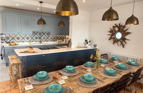 West Looe House | Beautiful seafront holiday home,Hot Tub,Stunning views, by the Beach/Coast path