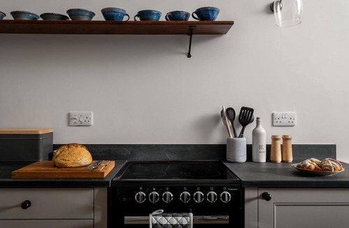 Chipping Norton Cottage | Beautifully presented holiday cottage with luxurious touches - Woodman Cottage