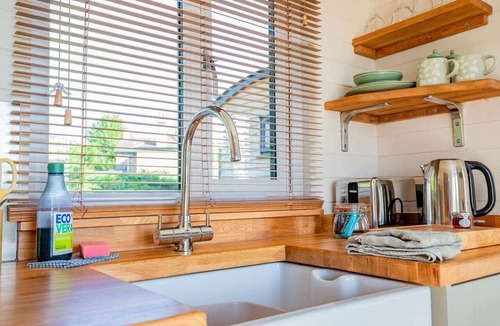 Kemble House | Beech | Boutique Shepherd’s Hut, Cotswolds