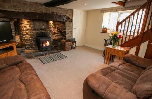 Newcastle-on-Clun House | Bicton Cottage