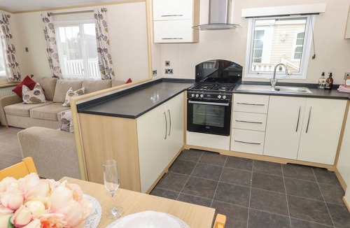 East Wittering Cottage | BLISSFUL ABODE, family friendly, with a garden in East Wittering