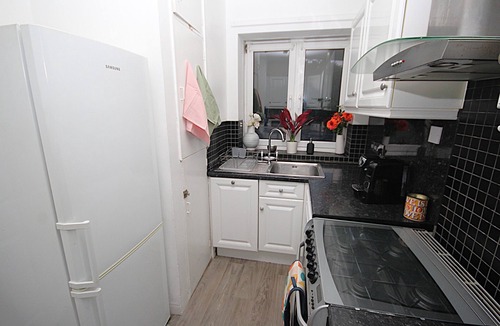 Chaucer Apartment | Boutique Apartment minutes to London Bridge Tube