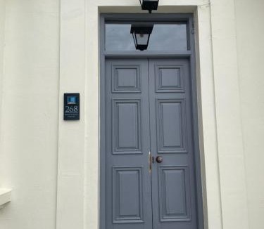 Londonderry House | Brackfield House double and single bed free breakfast parking strong wifi