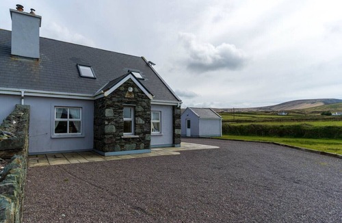 Portmagee House | Bray Head View 1 – Portmagee Ireland Coastal Holiday Rental with Atlantic Views