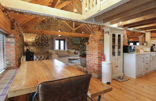 Sidestrand Cottage | BRIDGE BARN, pet friendly, character holiday cottage in Overstrand