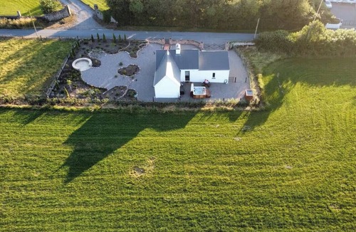 Mitchelstown Cottage | Bridge's Cottage - Hot tub - Plunge Pool