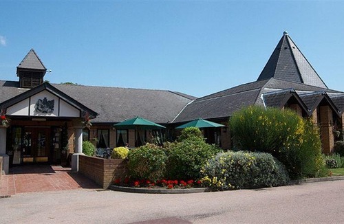 Chatham Hotel | Bridgewood Manor