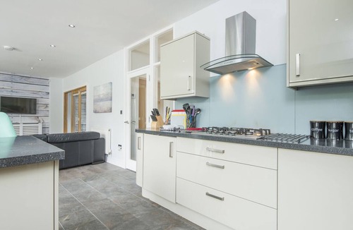 Tenby House | Brierbank, Holiday Property Tenby, Sleeps 10, 5 bedrooms, bathrooms