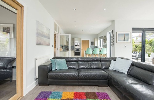 Tenby House | Brierbank, Holiday Property Tenby, Sleeps 10, 5 bedrooms, bathrooms