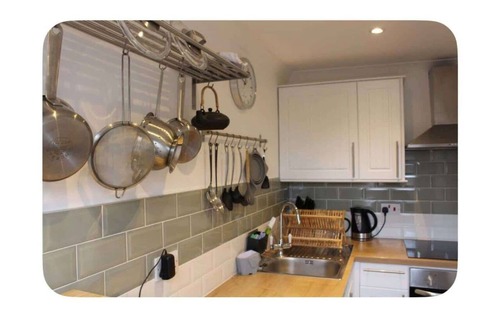 Fairfield Apartment | Bright 1BDR Flat Walk To Station