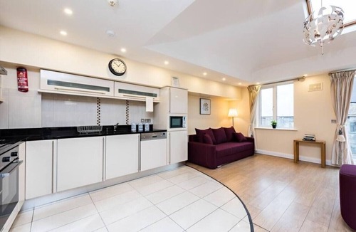 The Liberties Condo | Bright 2 Bed Apartment - Incredible Balcony Views