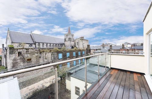 The Liberties Condo | Bright 2 Bed Apartment - Incredible Balcony Views