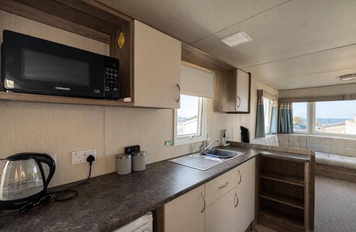Reighton House | Brilliant 8 berth caravan at Reighton Sands Holiday Park, Haven ref 61053RC