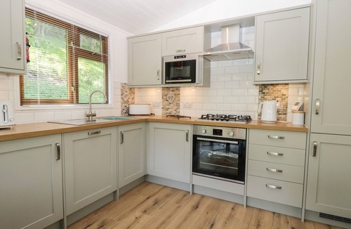 Troutbeck Cottage | BROAD OAK LODGE, family friendly, with hot tub in Windermere
