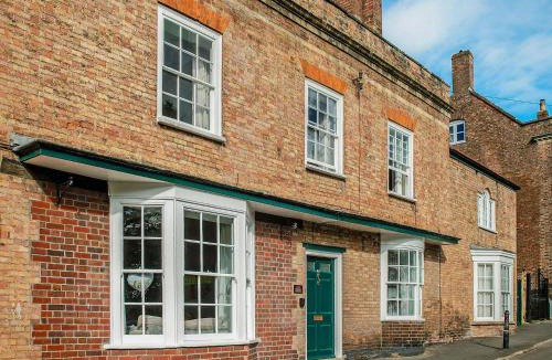 Berkeley House | Brook House - Uk43013