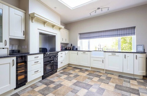 Berkeley Cottage | Brook House - UK43013