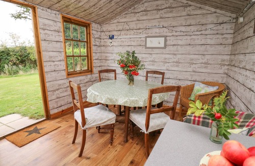 Llanfihangel Tal-y-llyn Cottage | Brown Hare Shepherds Hut