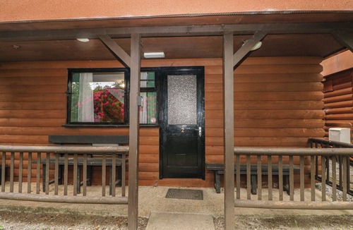 Port Talbot Cottage | CABIN NO. 2 - SALT AND FERN CABINS, family friendly in Port Talbot