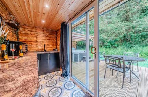 Cadnam House | Cadnam Cottage with Private Hot Tub, New Forest