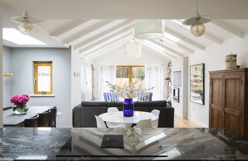 Camber House | Camber Sands House Luxury 5 En-Suite bedrooms, minutes from beach. Dog friendly!