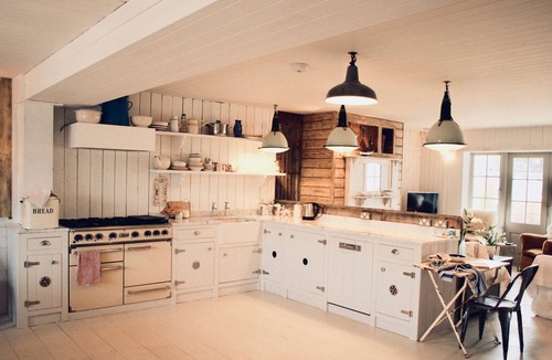Camber House | Camber Sands. Large luxury Beach House. HEATED HOT-TUB, pet friendly.