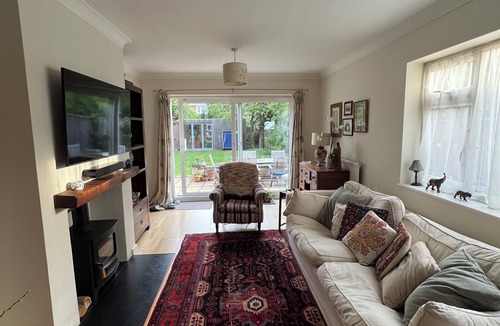 Arbury House | Cambridge Home, 100 m from bus stop to city centre, 2 km walking to city centre