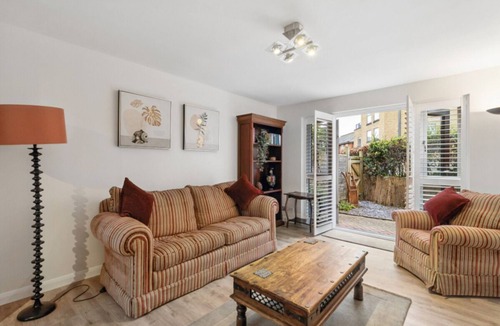Berkhamsted Apartment | Canalside Hideaway in Berkhamsted - Pass the Keys