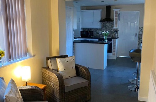 Kenfig Hill House | Carol's Place, 3 Room Types Available, close to Margam Park, Porthcawl, M4 J37