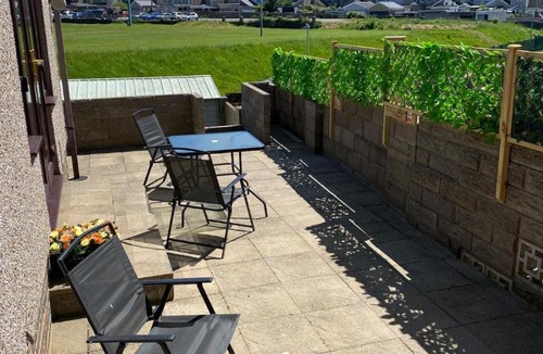 Kenfig Hill House | Carol,s Place Bridgend, Porthcawl, Margam Park, Port Talbot, Swansea & Cardiff mins from J37 M4 sleeps 6