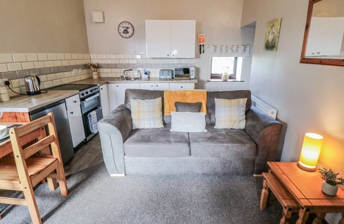 Scarborough Cottage | CARTERS, with hot tub in Burniston
