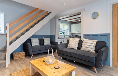 St. Florence House | Cartwright s Cottage - Indoor Pool Sports Courts Play Park