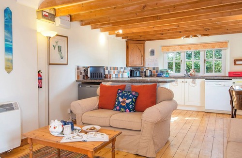 Carew Newton Cottage | Castle View, Holiday Cottage Carew Newton, Sleeps 4, 2 bedrooms, bathrooms