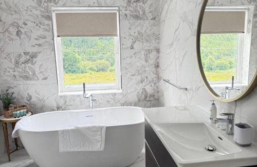 Kilnabrack Upper House | Castle View House on The Ring of Kerry-Wild Atlantic Way -Dooks Golf Course and Rossbeigh Beach 10 min drive -Glenbeigh village a 5 minute walk - 4 night min stay